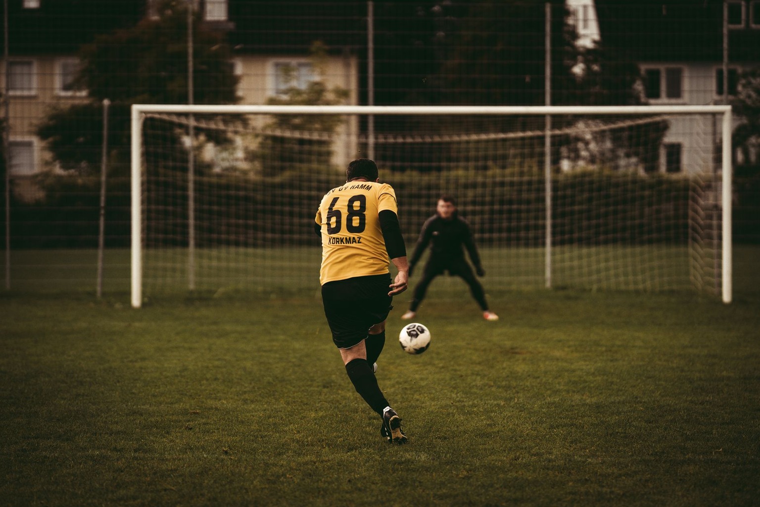 How to Use Shadowing Drills to Enhance Player Movement Off the Ball — Progressing from Static to Dynamic Game Situations